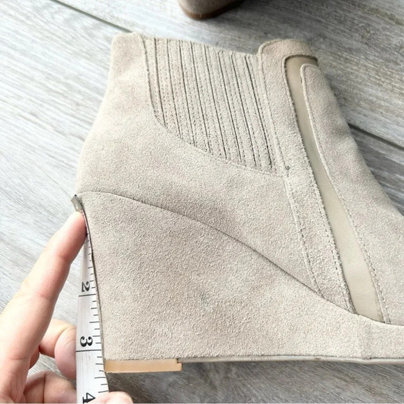 Dolce Vita Taupe Suede Leather Wedge  Booties - Picture 14 of 15